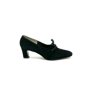Vintage 1950s black suede lace up pumps